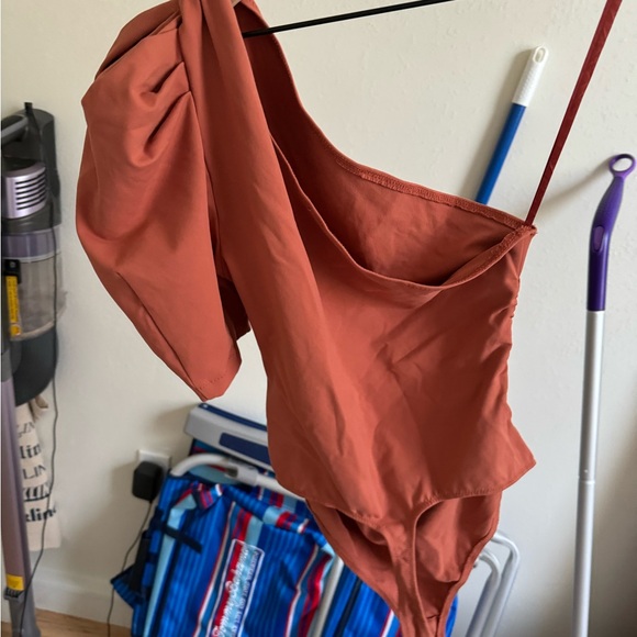 Burnt orange free people one sleeve body suit - Picture 2 of 2